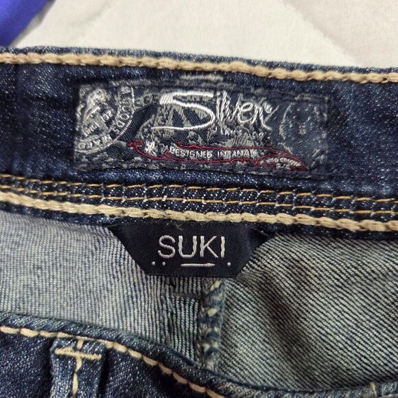 LIKE NEW SILVER JEANS SUKI HIGH SHORTS SIZE 31 W - Picture 11 of 16